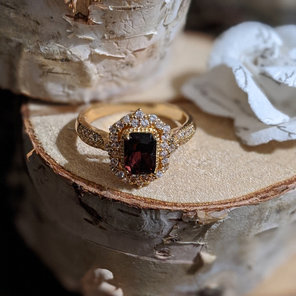 Fragrant Jewels ring size 7 warm and cozy